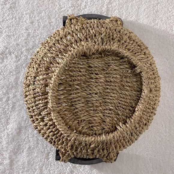 Woven Sea Grass Round Basket With Handles - Picture 6 of 8
